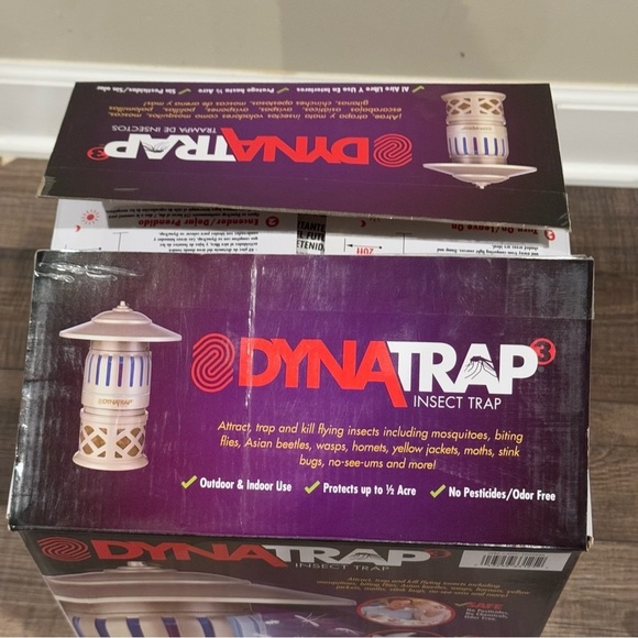 DynaTrap 3 Insect Trap Mosquito Control Bug Killer 1/2Acre Coverage 2 Extra Bulb - Picture 6 of 9